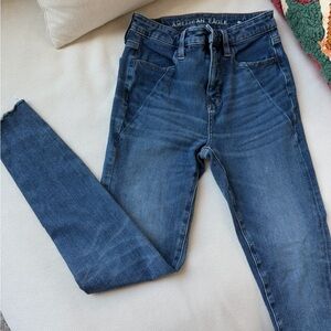 American Eagle Outfitters Skinny Jeans in Medium Blue Wash